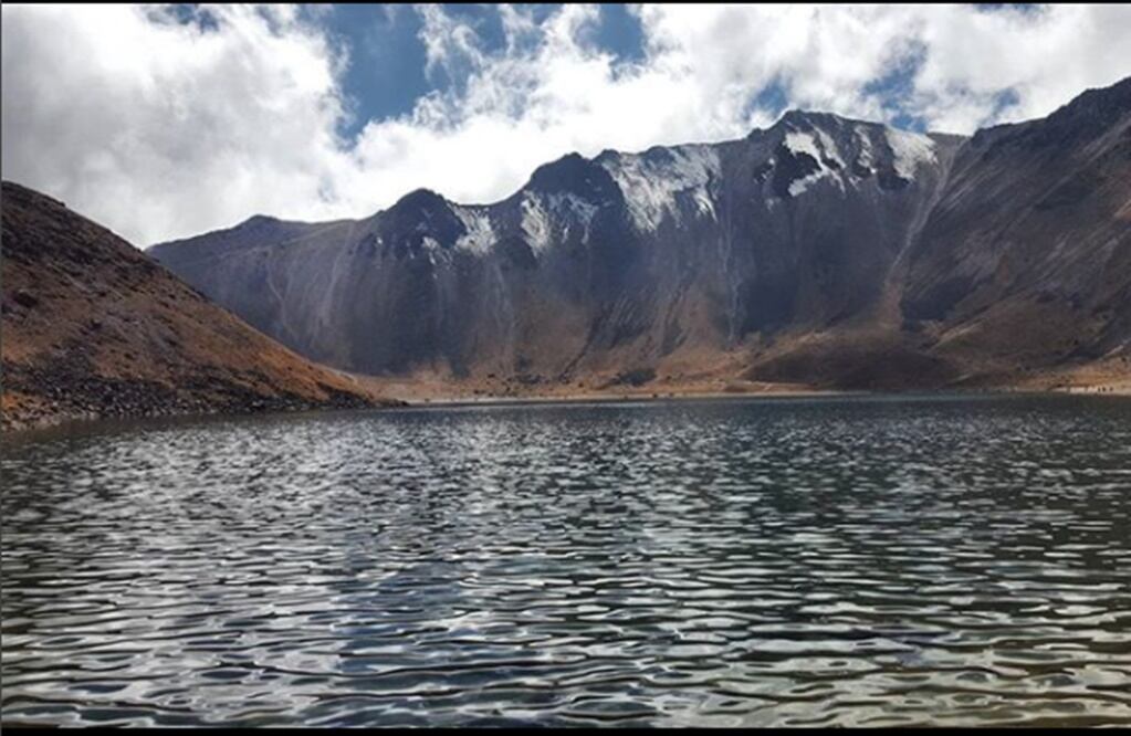 La ciudad atraviesa por una etapa gélida y nos da la oportunidad de disfrutar paisajes hermosos. [Foto: Instagram @kristoff_arroyo]