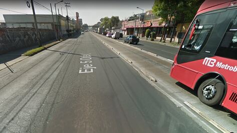 Por socavón, cerrada la circulación en avenida Javier Rojo Gómez 