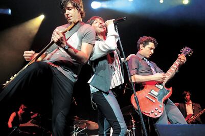 Babasónicos festeja cantando
