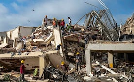 Apilan cuerpos de las víctimas del terremoto en Venezuela en morgues improvisadas