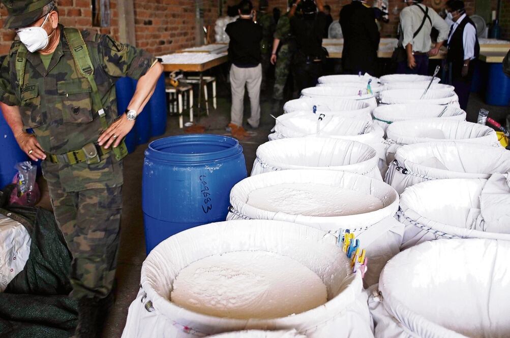 Entre los precursores confiscados por el Ejército están la metilamina y cloruro de amonio, Foto: Archivo