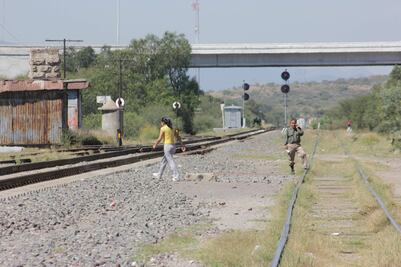 Tren decapita a mujer en Nezahualcóyotl