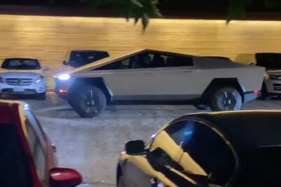 Tesla Cybertruck es captada en la calle por primera vez