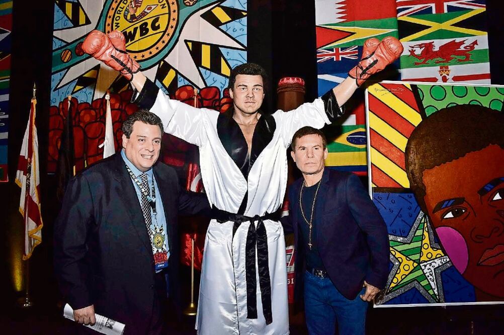 En su Convención, el Consejo Mundial de Boxeo reeligió a Mauricio Sulaimán (izq.) al frente del organismo (ALMA MONTIEL. CMB)