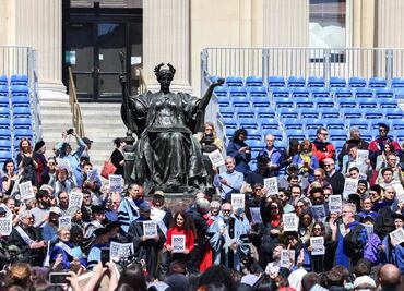 Sándwiches y barras de granola: la dieta de los manifestantes de la Universidad de Columbia
