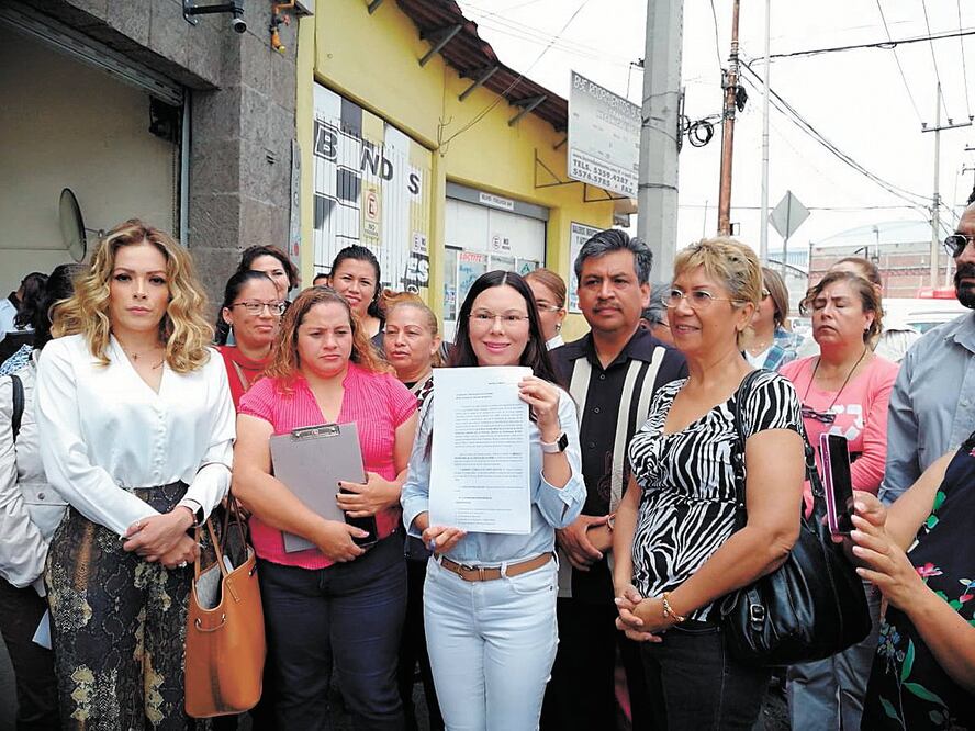 La diputada Laura Angélica Rojas acudió a denunciar el recorte a estancias ant e el Tribunal Colegiado en Materia Administrativa del Segundo Circuito. TOMADA DE TWITTER