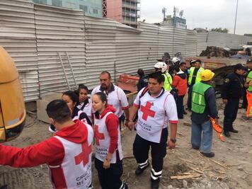 Reportan derrumbe en obra del paradero de Chapultepec