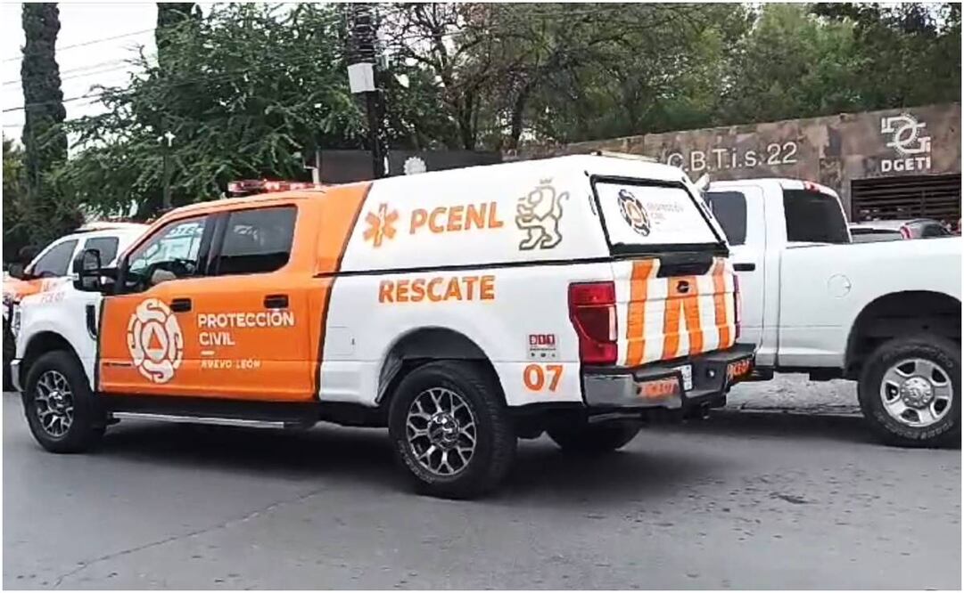 Resultaron con lesiones 7 estudiantes de NL cuando realizaban experimento con sustancias químicas. Fueron auxiliado por Protección Civil. Foto: Especial