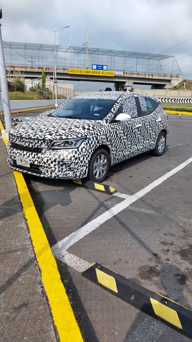 ¿Nuevo Chevy? El auto secreto que GM está probando en México