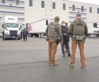 “Vacuna para todos en otoño” en EU; prevén tener tercer antídoto para enero