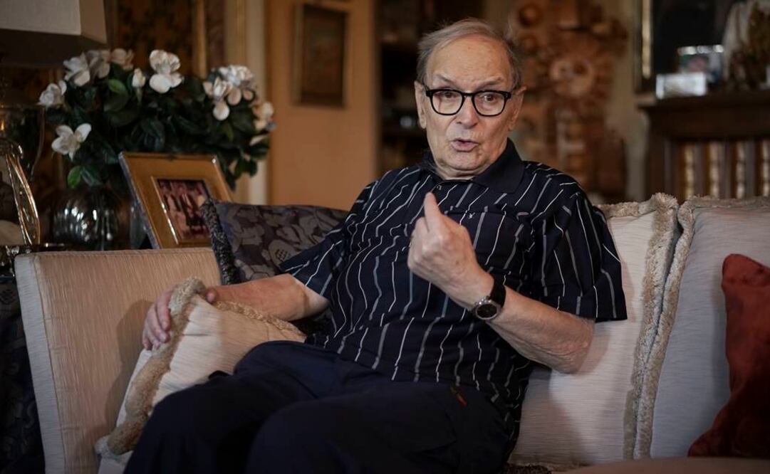 Morricone dijo que aun después de tantos años sigue sintiendo ansiedad antes de salir al escenario a dirigir una orquesta. FOTO: AP.