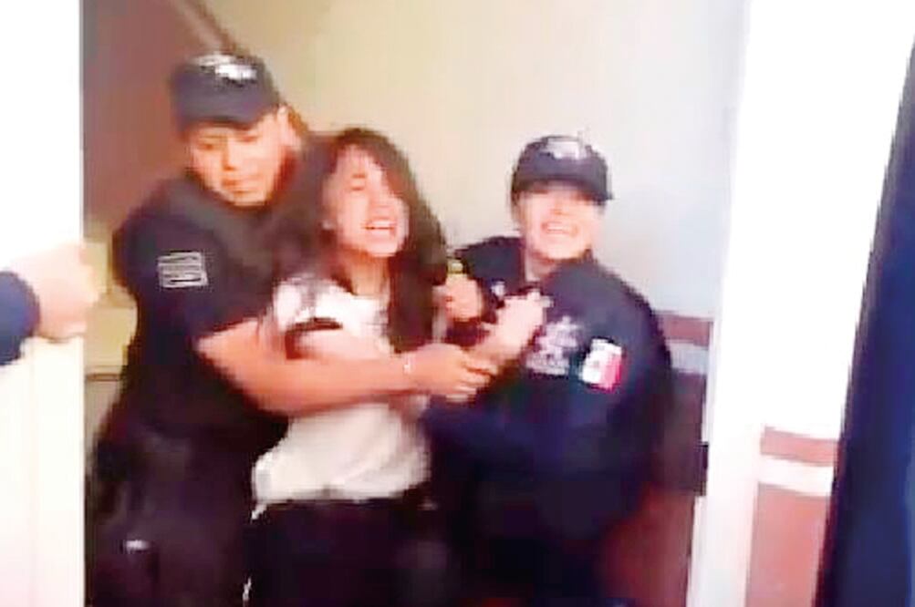 El pasado 16 de abril agentes de la Interpol sacaron de la escuela a la menor para llevársela a EU y entregarla a una mujer que decía ser su madre (ESPECIAL)