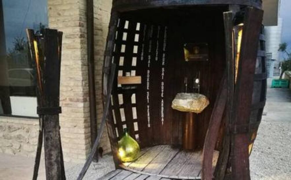 ¿Sabías que existe una fuente de vino gratis?