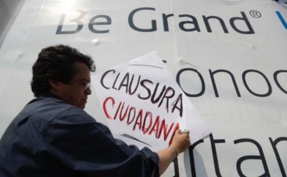 Marchan contra construcción de dos torres frente a CU