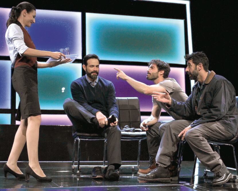 La obra trata de tres hermanos que deben emprender un viaje por petición de su padre. Foto: AGUSTÍN SALINAS. EL UNIVERSAL