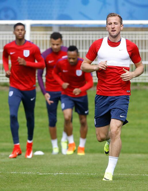 Tras fiasco del Mundial, Inglaterra se topa con Rusia