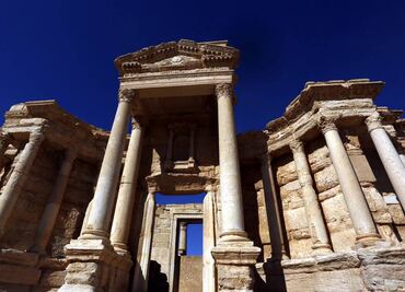 Estado Islámico destroza parte del teatro romano en Palmira