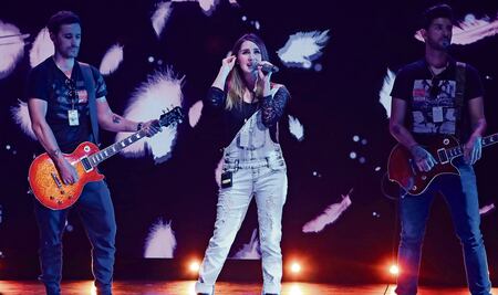 Dulce María ni se casa con ex novio ni compra estufas