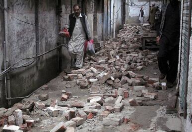 Sismo de 7.5 grados sacude el norte de Afganistán