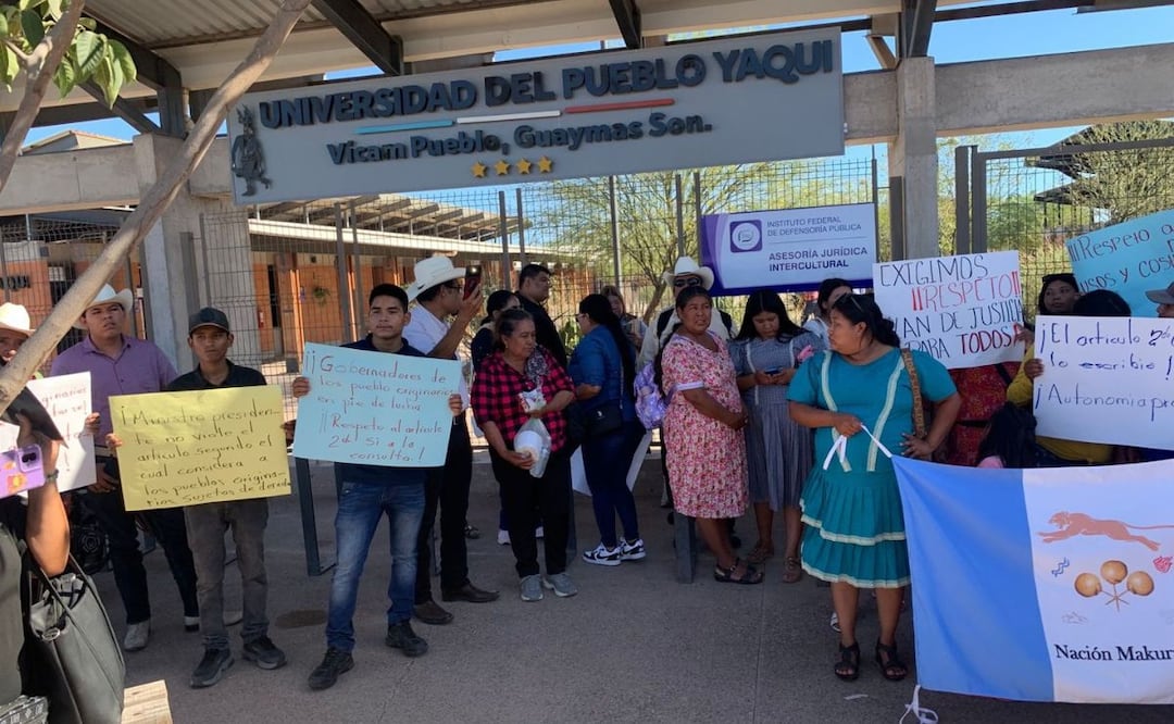 Indígenas Guarijío y Mayo protestan en Universidad del Pueblo Yaqui, en Sonora; exigen diálogo y trato igualitario. | Foto: Especial.