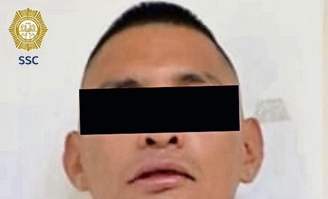 Uriel Rivera vive en condición de calle en el Centro; acomoda carros y hace mandados, declaró. Foto Especial