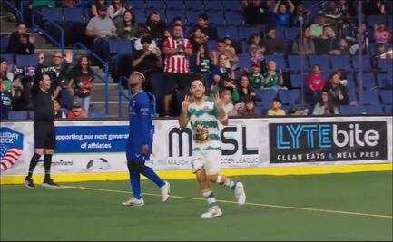 Marco Fabián marcó triplete en menos de 20 minutos con su equipo en Estados Unidos