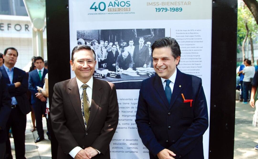 Ignacio Ovalle Fernández, director  fundador de IMSS COPLAMAR, hoy  IMSS-BIENESTAR y el director general del organismo, Zoé Robledo. Foto: Cortesía