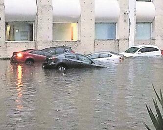 Lento, el rescate de 34 vehículos anegados