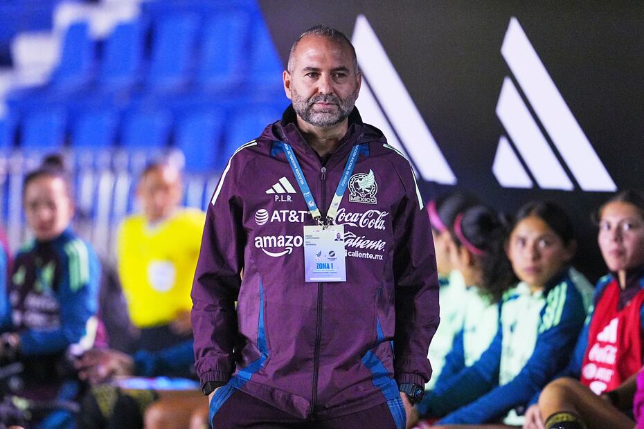 Pedro López les pidió a sus jugadoras que demuestren sus ganas de clasificar al Mundial y a los Juegos Olímpicos sin importar el rival que tengan enfrente / FOTO: Imago7