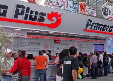 "Cajera dijo que no era capaz de viajar sola con mi hija": Denuncian a Primera Plus por discriminación