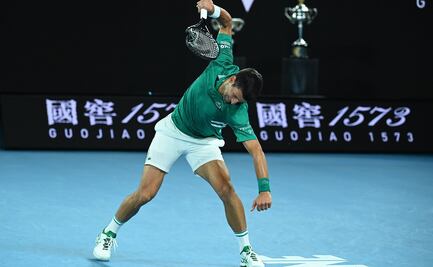 Novak Djokovic explota y quiebra su raqueta en el Abierto de Australia