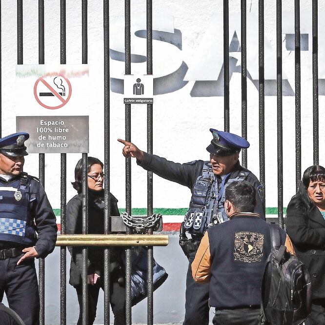 Tras el recorte en el SAT, abogados laborales consideraron que esta coyuntura debe aprovecharse para regular a los empleados afectados. (JUAN CARLOS REYES. EL UNIVERSAL)