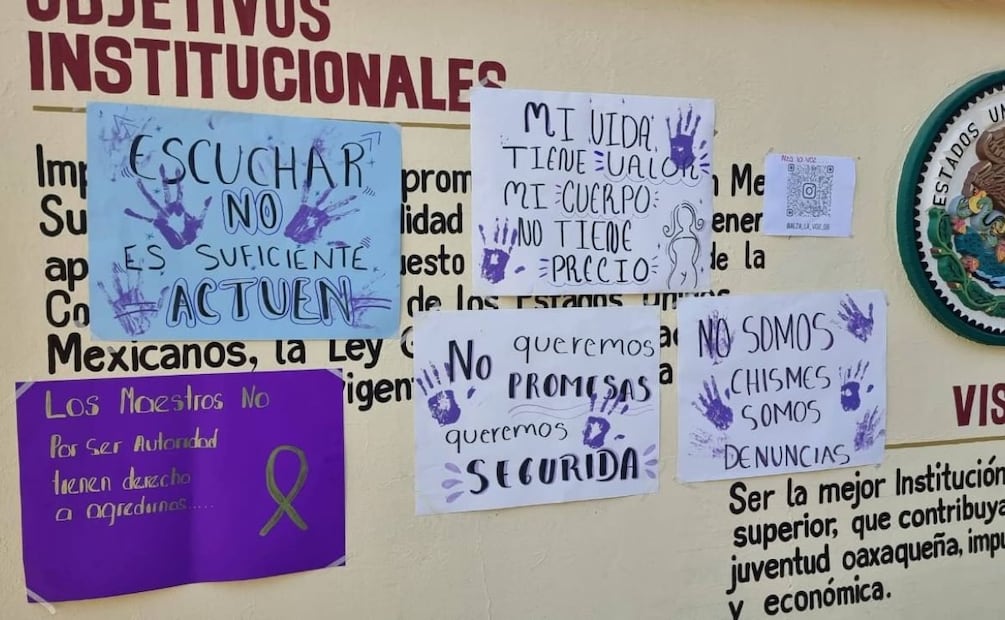 “Justicia para nuestra compañera, ni una más”; “Los maestros no por ser autoridad tienen derecho a agredirnos”; fueron algunas de las demandas de las alumnas. | Foto: Especial.