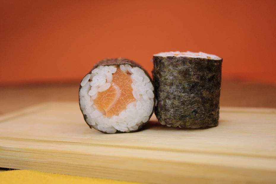 El hosomaki tiene mayor altura al makizushi. Foto: Pexels