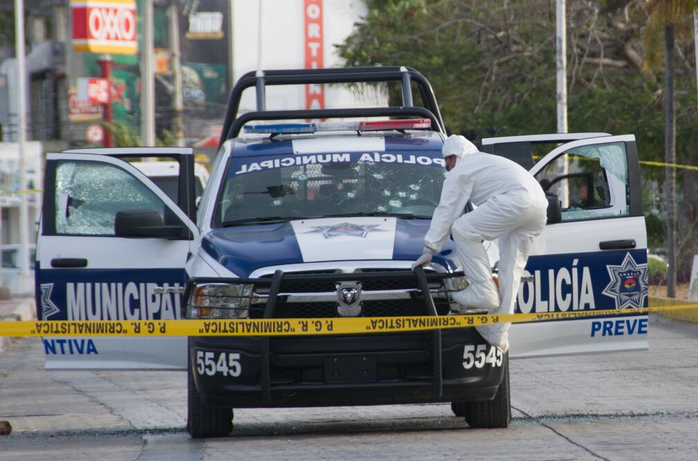 Vuelve la violencia a Cancún; atacan a 4 policías