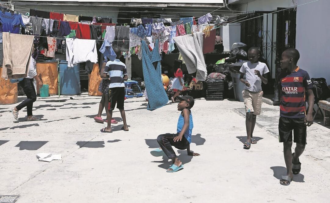 Migrantes en el albergue El Buen Samaritano, mientras esperan ser llamados para solicitar asilo en EU. Foto: CHRISTIAN TORRES/ EL UNIVERSAL