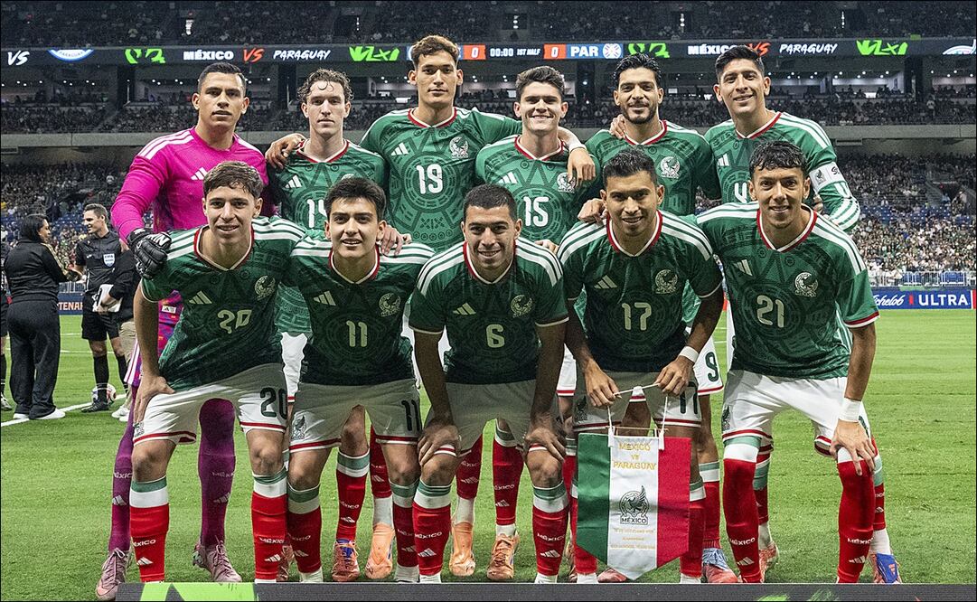 Jugadores de la Selección Mexicana posan previo al partido amistoso ante Paraguay. FOTO: Imago7