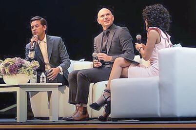 Pitbull pide libertad para Cuba y busca líderes