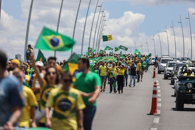 Bloqueos de camioneros en Brasil se reducen tras mensaje de Bolsonaro