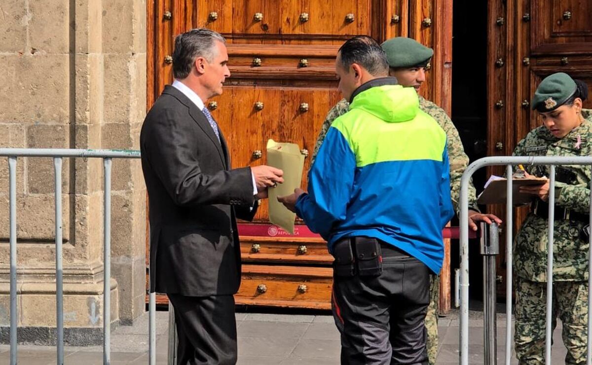 Bernardo Gómez, de Televisa Univisión, llega a Palacio Nacional; se reúne con la Presidenta Sheinbaum