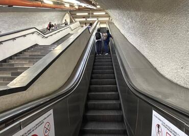 Adrián Rubalcava se compromete a reparar 20 escaleras eléctricas del Metro en los próximos días; recorre estaciones de la Línea 7