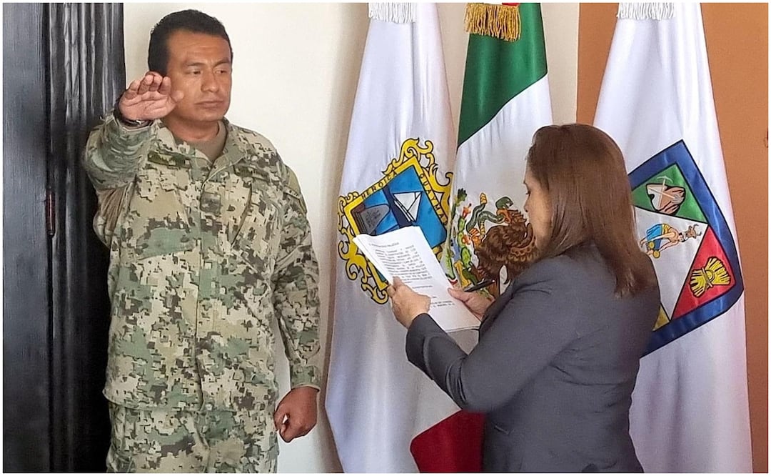 El Capitán de la Marina, Julio César Cruz Gallegos, rindió protesta como nuevo comisario de Seguridad Pública de Guaymas, Sonora este 4 de octubre de 2024. Foto: Especial