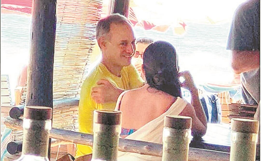 Hugo López-Gatell, en un hotel de la costa de Oaxaca. Foto: Tomada de Twitter