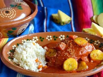 Manchamanteles, un mole que puedes hacer en casa