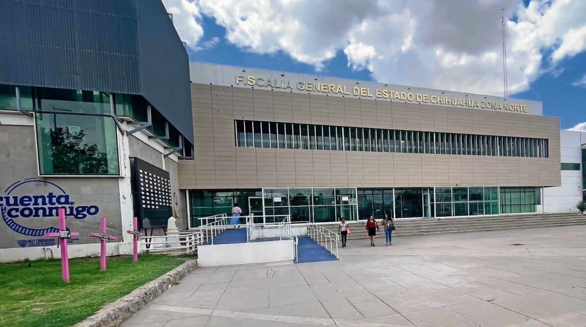 Como parte del trabajo interinstitucional, la FGR de Chihuahua envió 71 huellas dactilares al INE. Foto: Paola Gamboa / EL UNIVERSAL