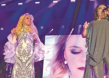 Yuri y Pandora lloran y ríen en concierto