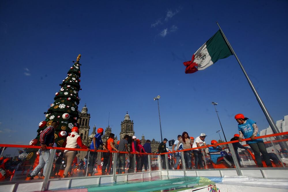 Pista de patinaje Zócalo 2019: con forma de hueso, ecológica y movible