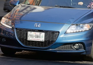 Aumenta la circulación de autos híbridos en la capital 