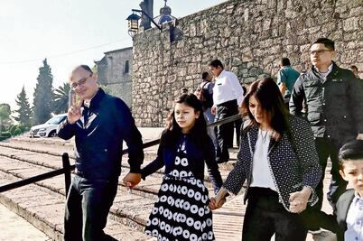 Edomex: abanderados van a misa y recuerdan feminicidios