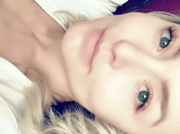 Angelique Boyer incendia Instagram al subir una foto sin bra